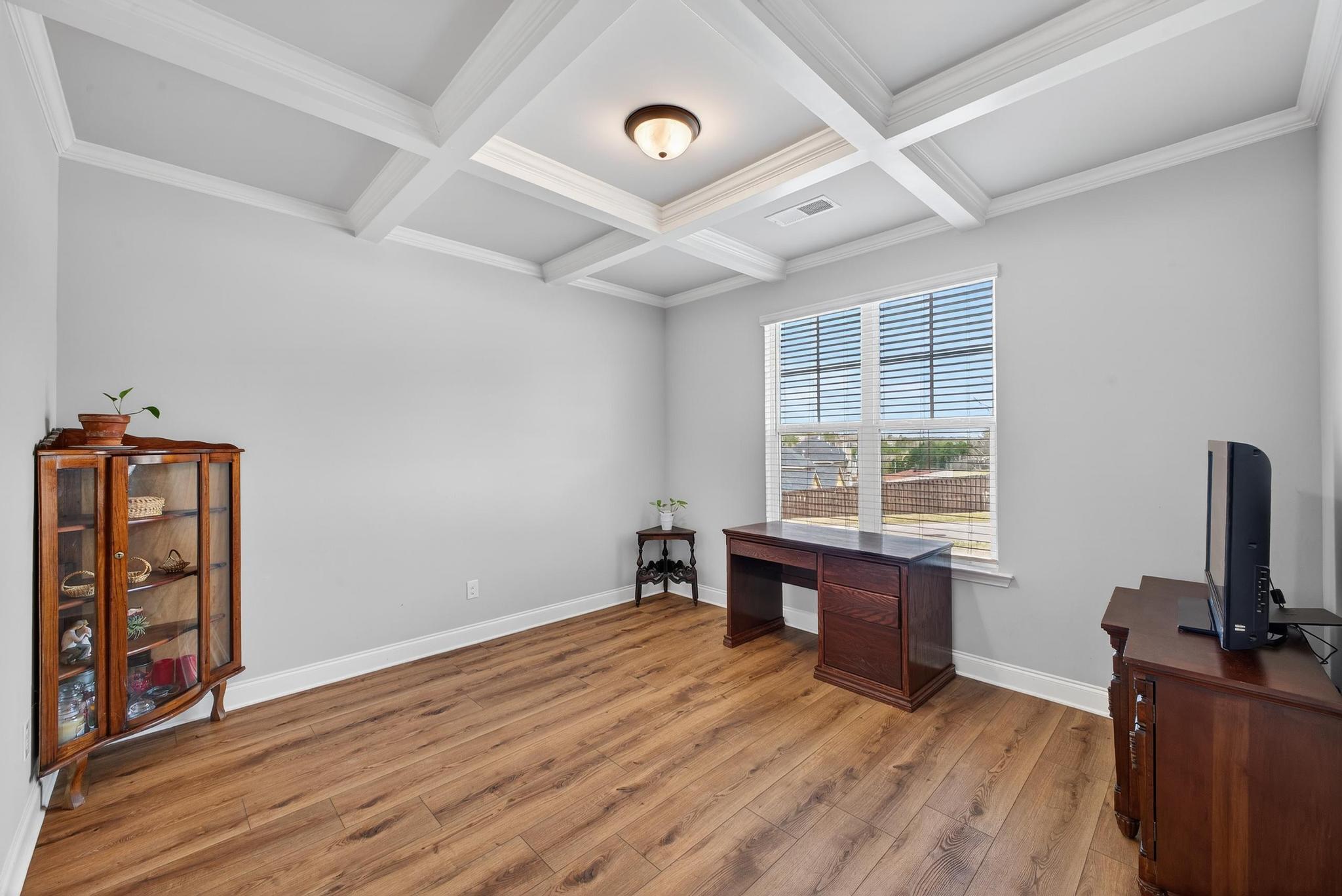 464 Equinox Loop Property Photo 10