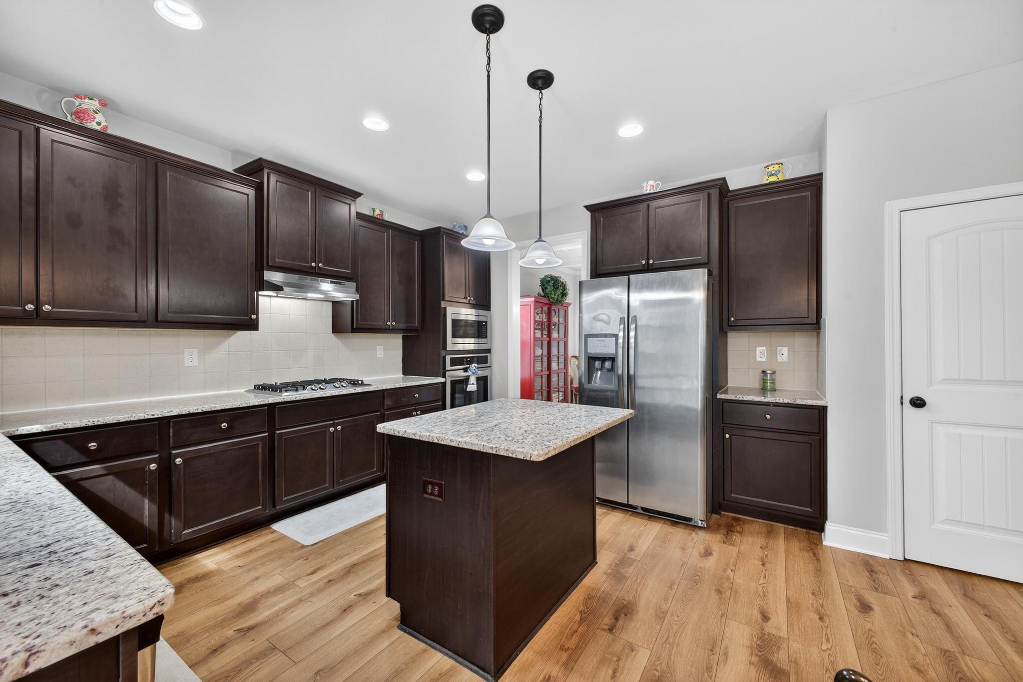 464 Equinox Loop Property Photo 18