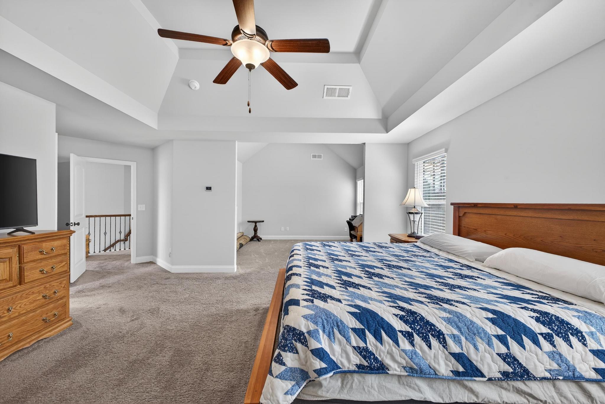 464 Equinox Loop Property Photo 31
