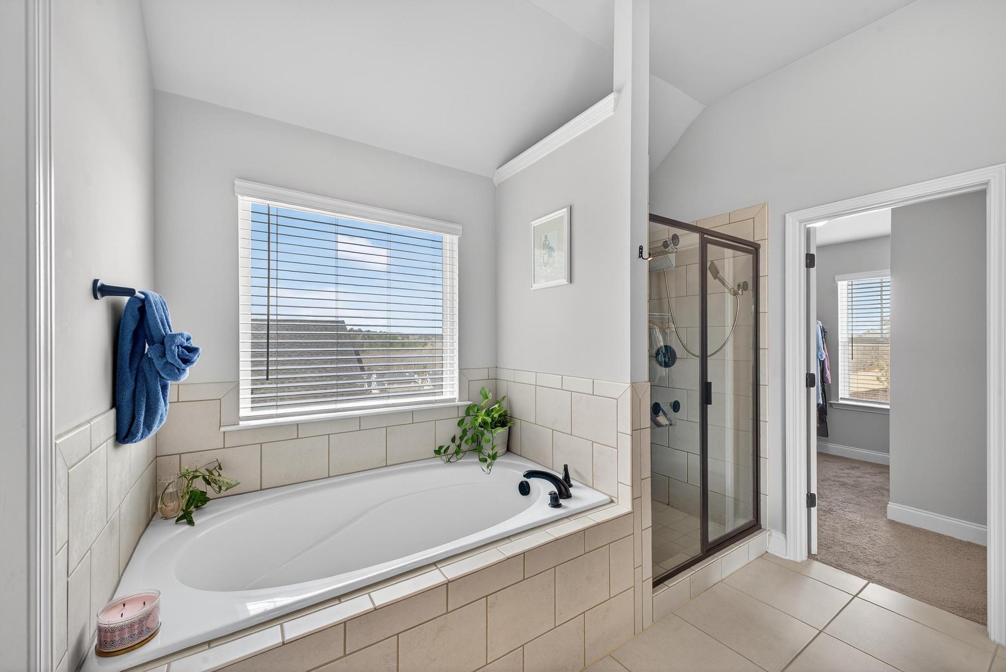 464 Equinox Loop Property Photo 37
