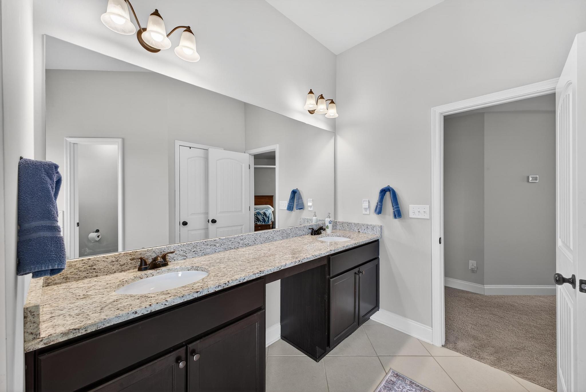 464 Equinox Loop Property Photo 38