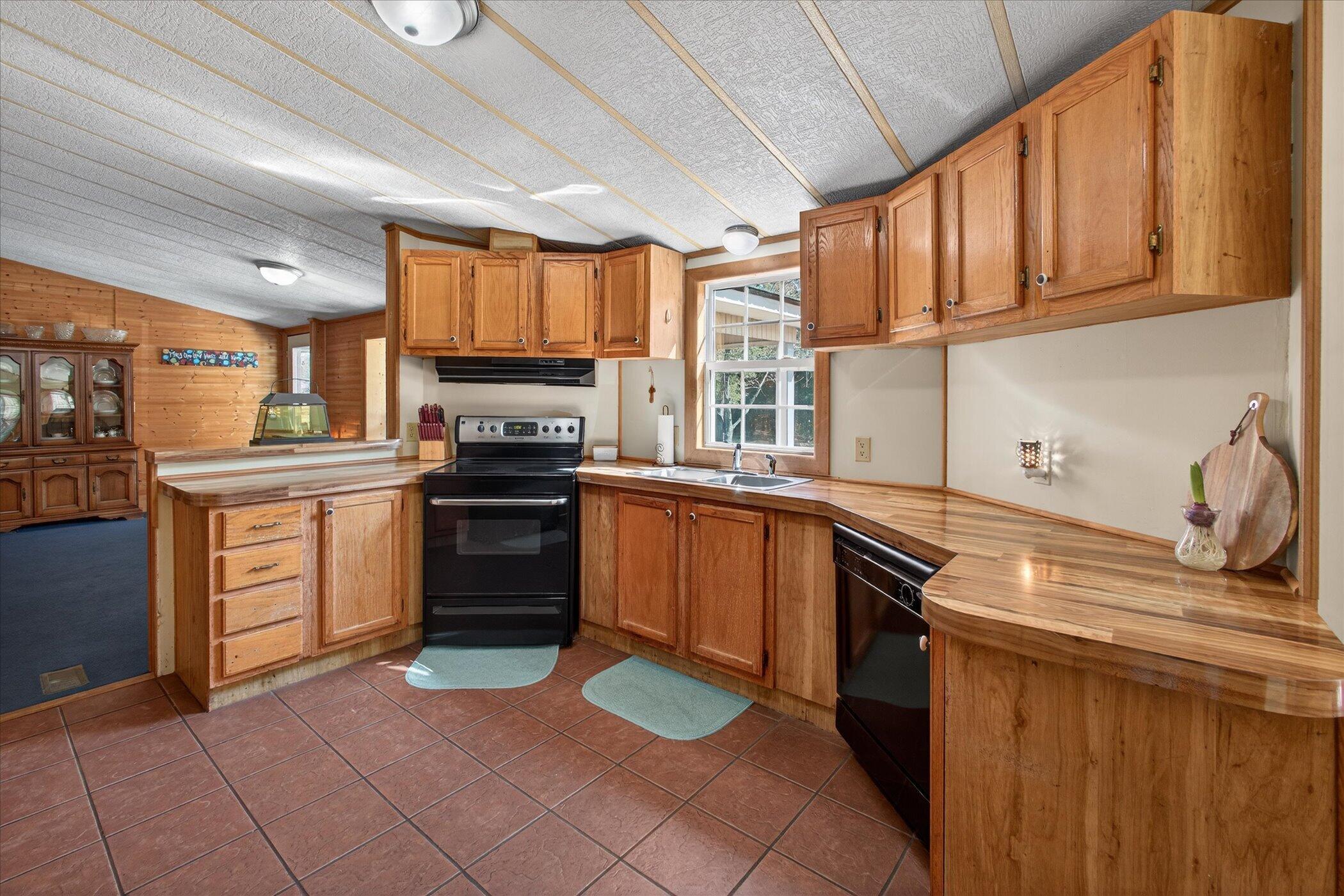 395 Winchester Road Property Photo 15
