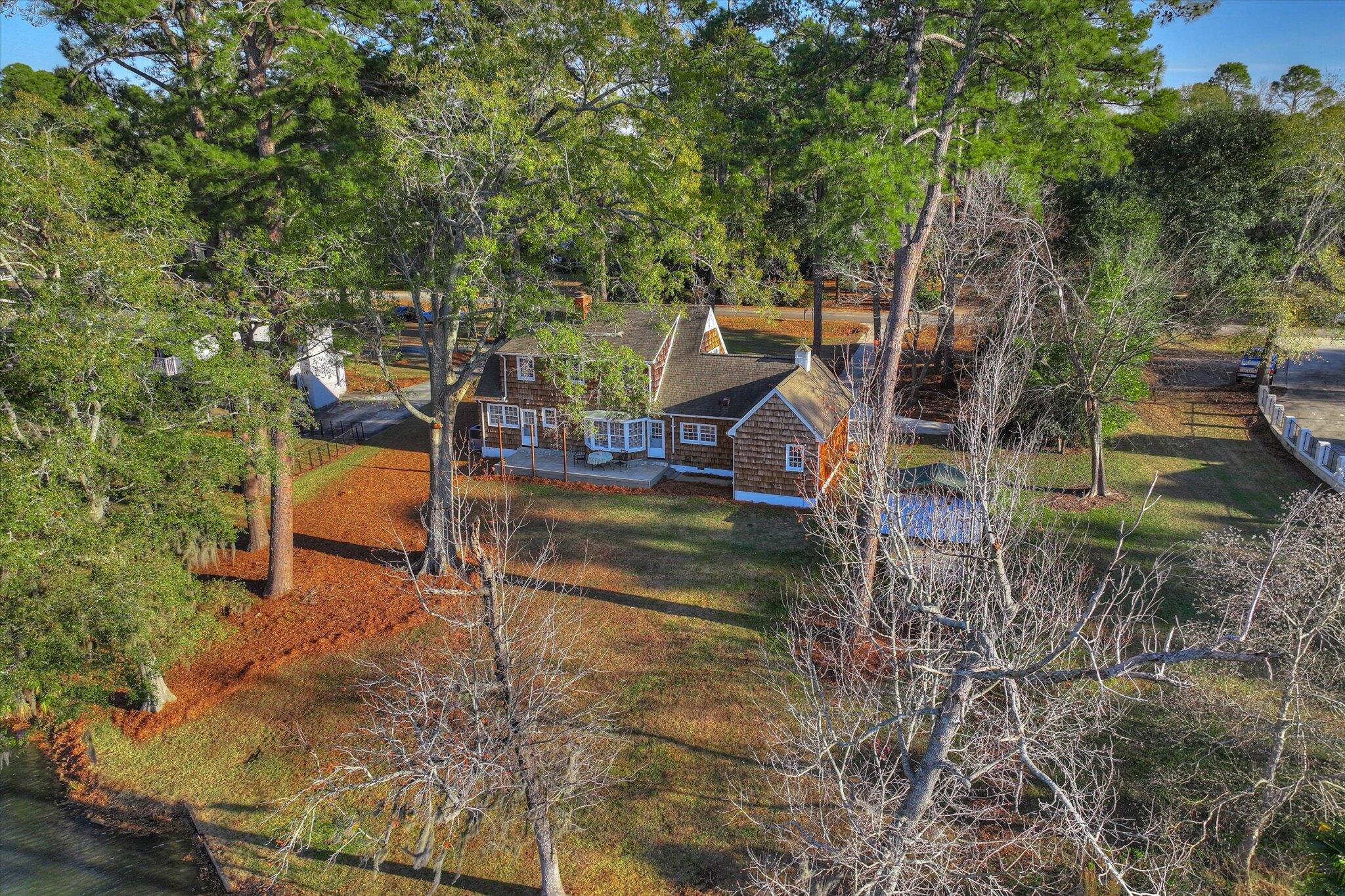 134 Lake Bluff Drive Property Photo 3