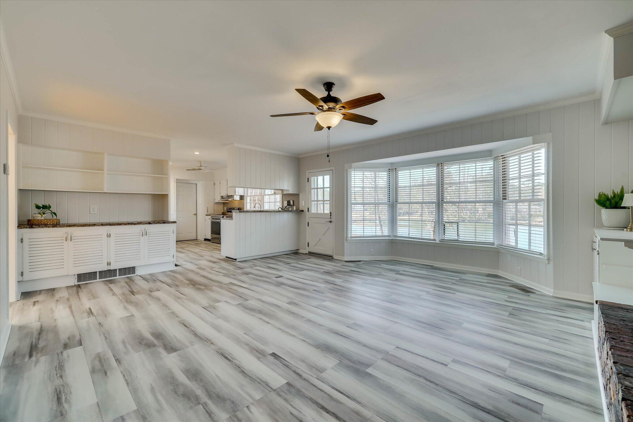 134 Lake Bluff Drive Property Photo 11