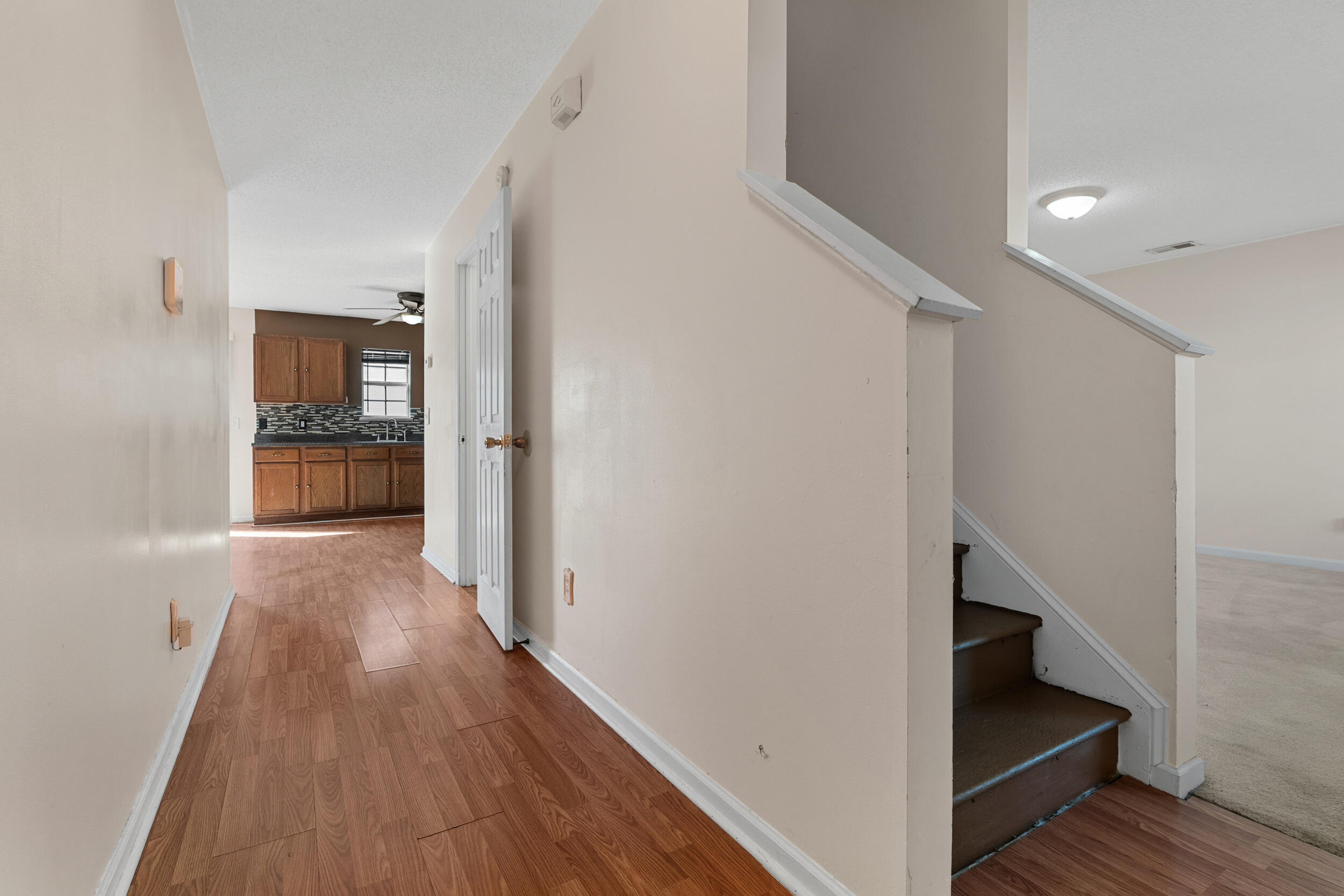 245 Fox Grove Circle Property Photo 4