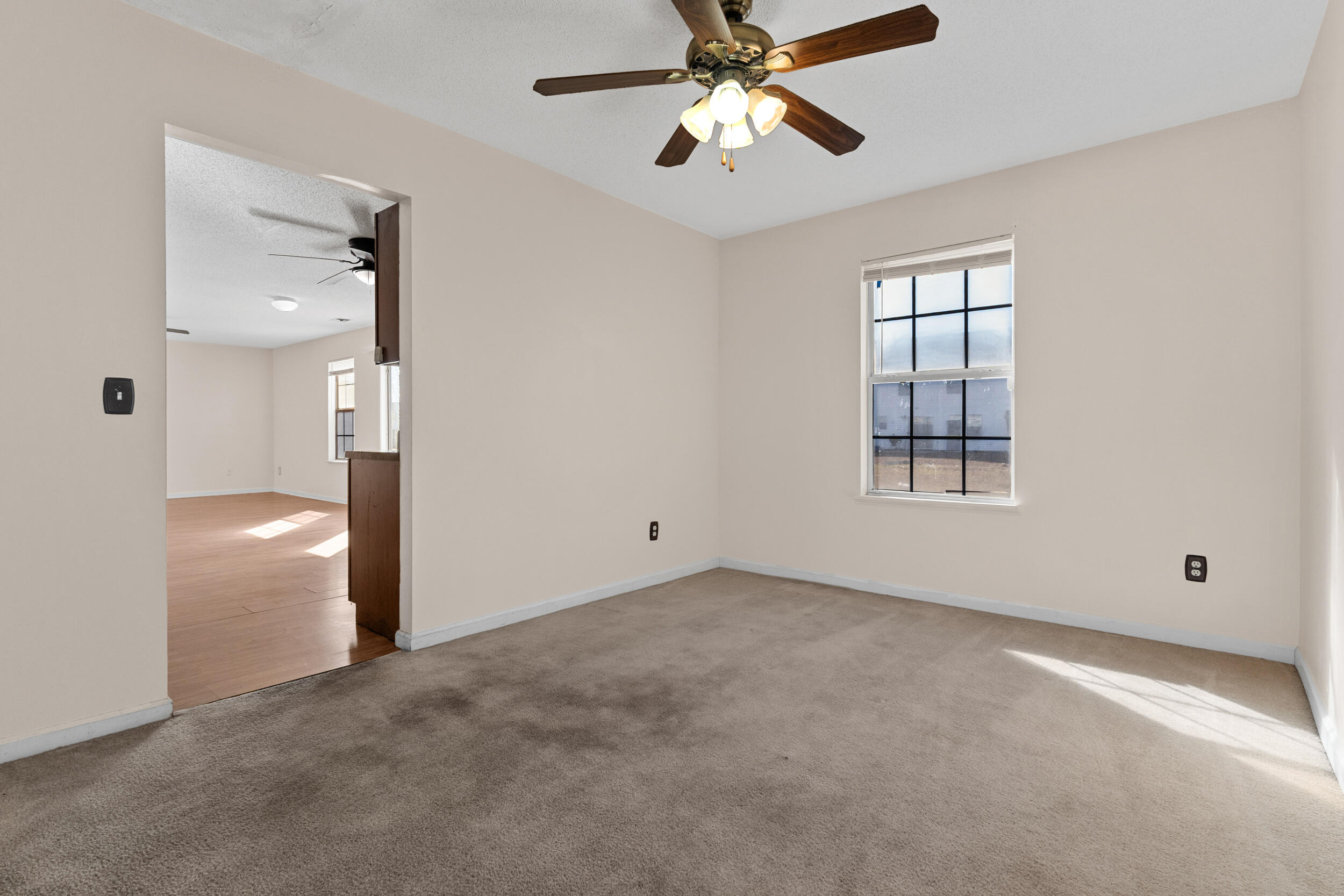 245 Fox Grove Circle Property Photo 8