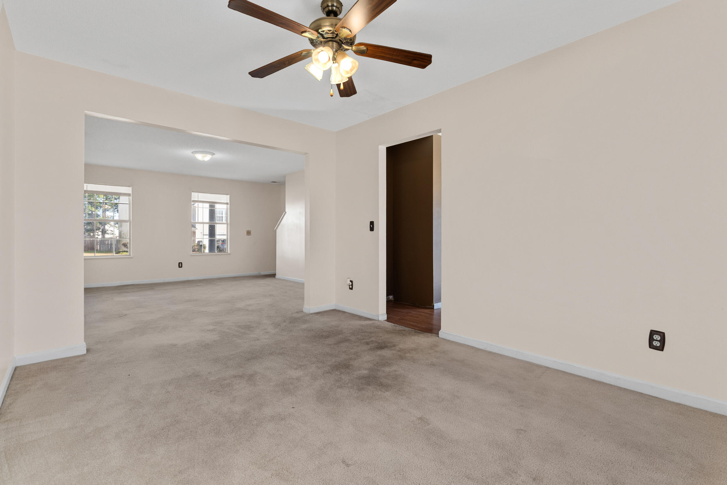245 Fox Grove Circle Property Photo 9