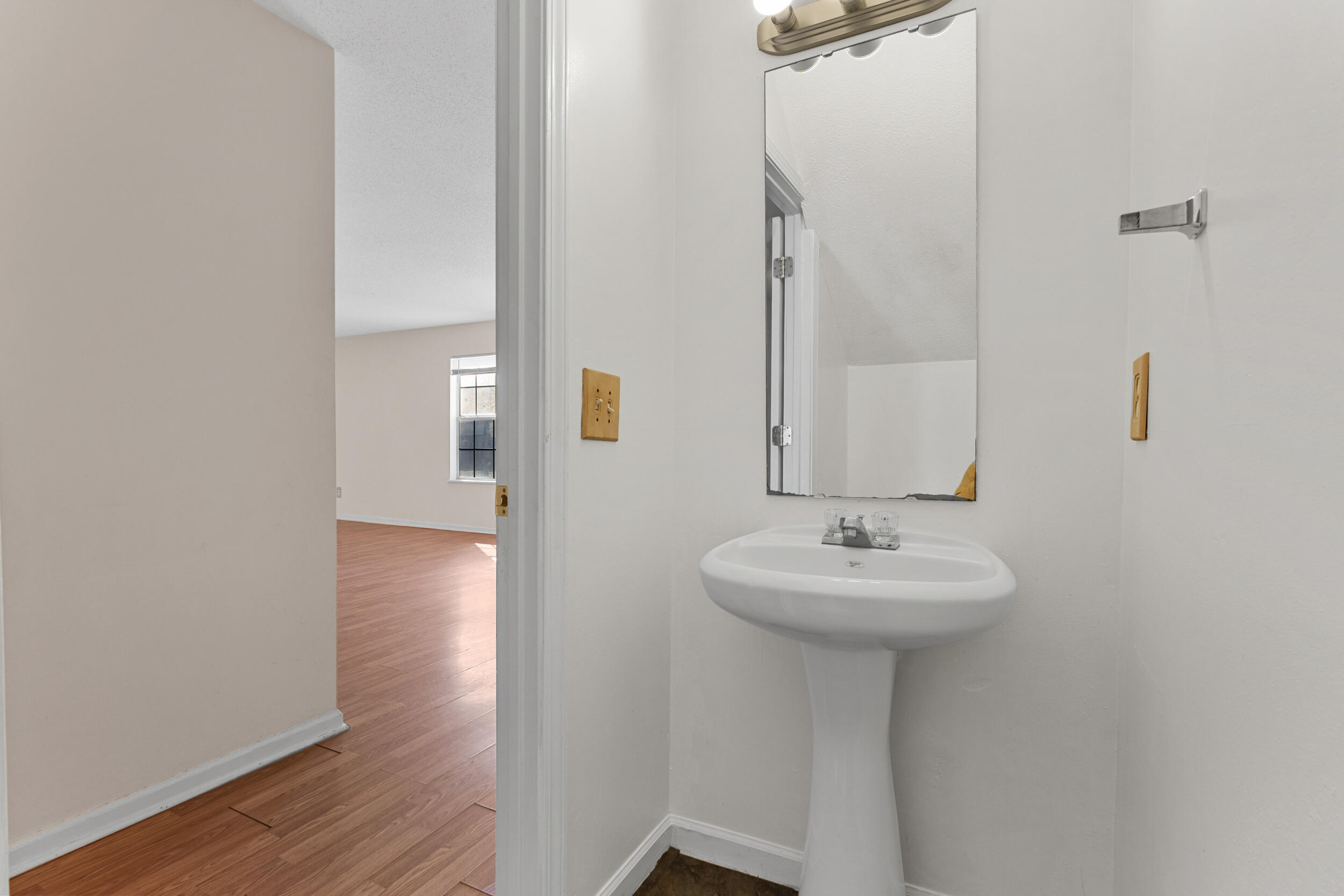245 Fox Grove Circle Property Photo 15