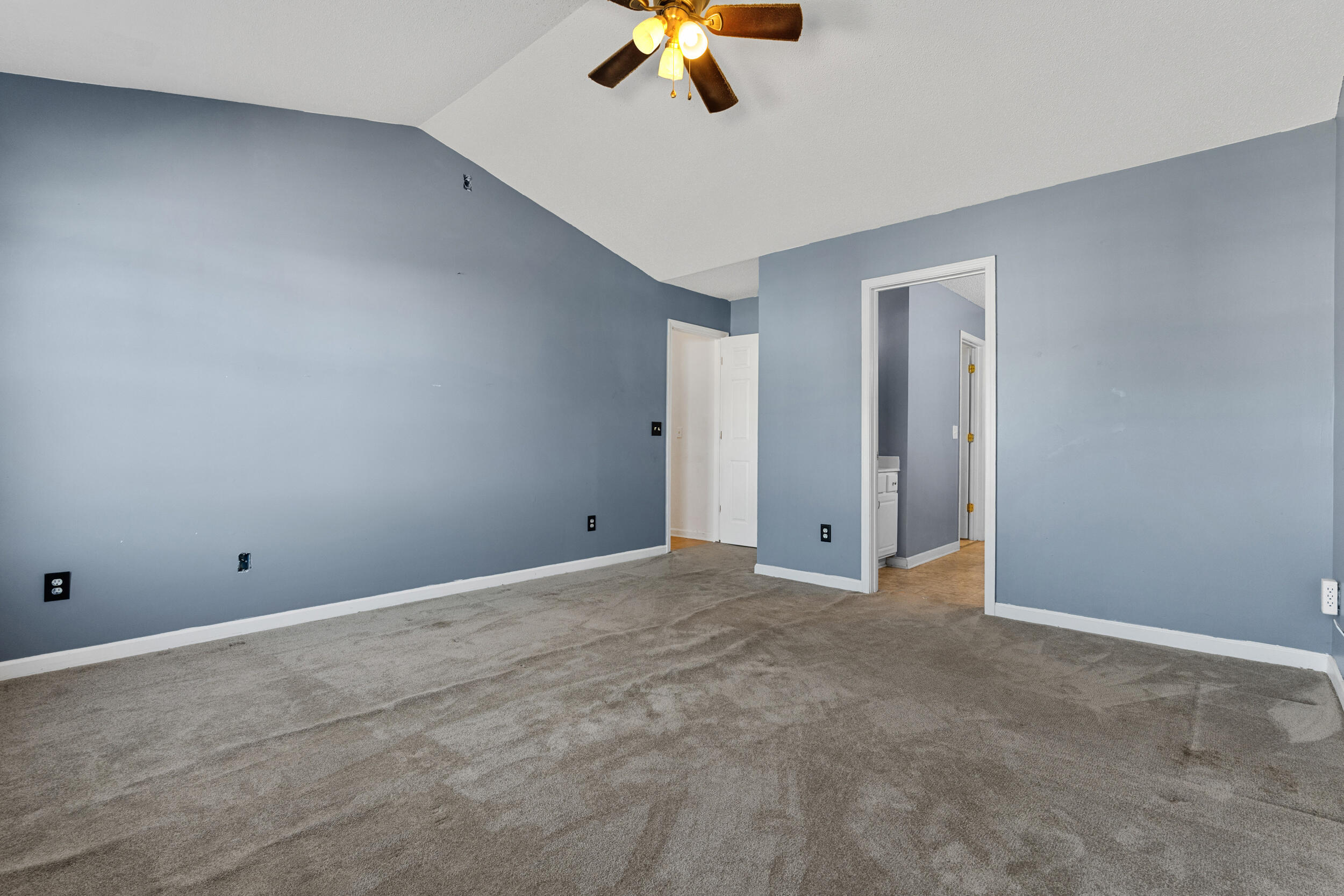 245 Fox Grove Circle Property Photo 17