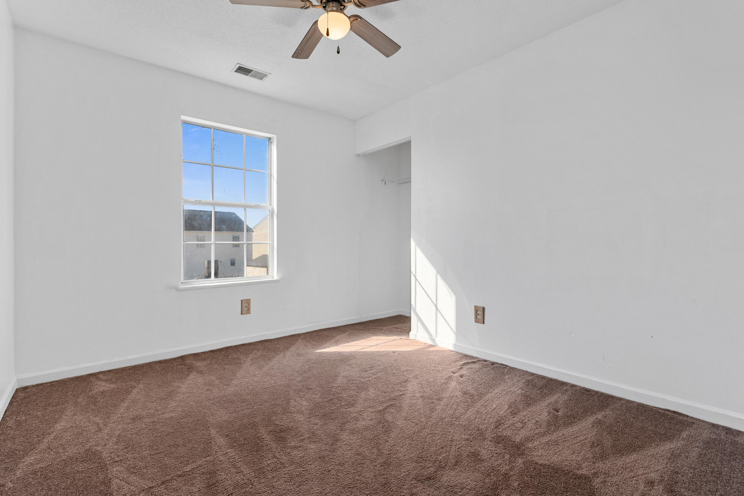 245 Fox Grove Circle Property Photo 22