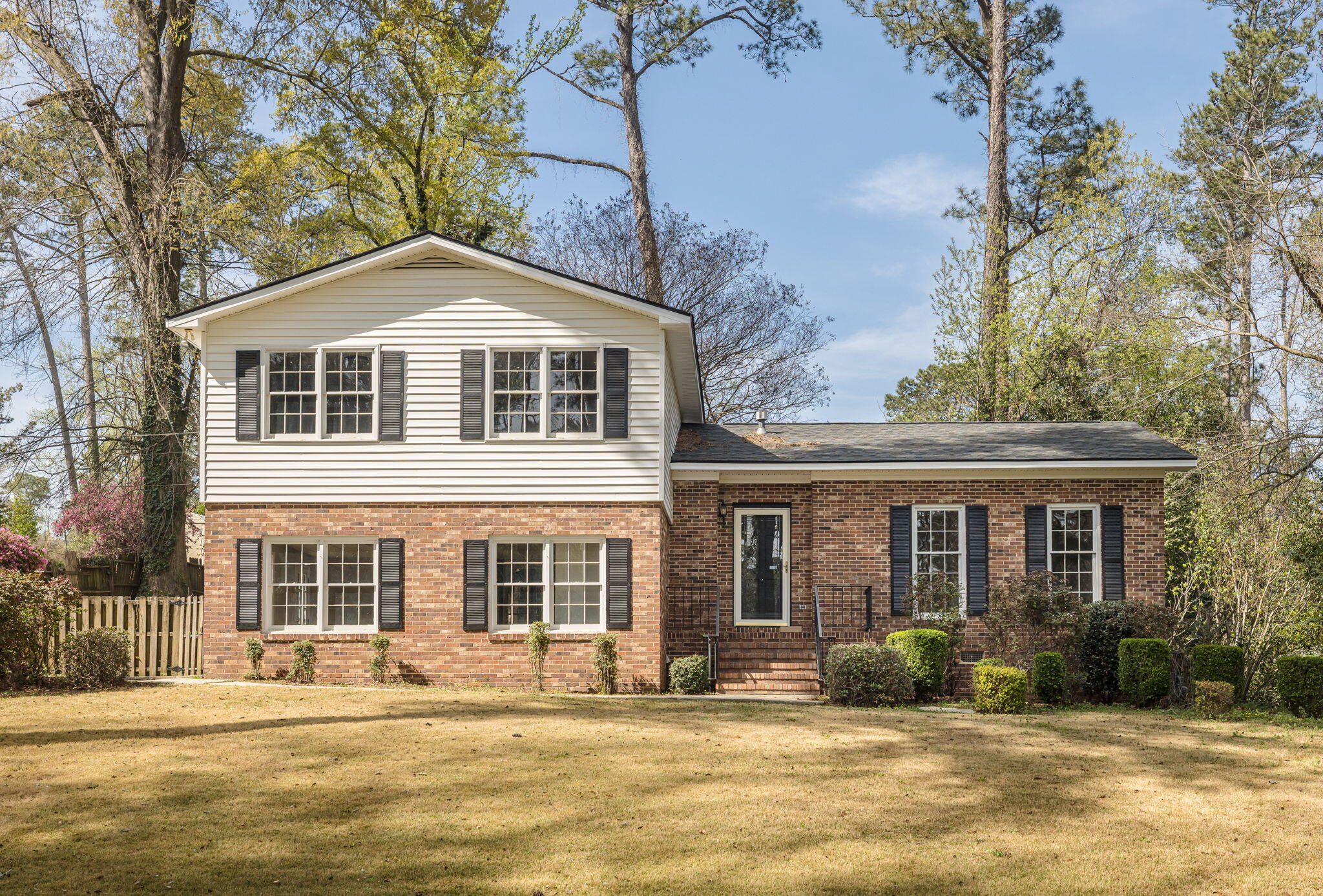 513 Henderson Drive Property Photo 1