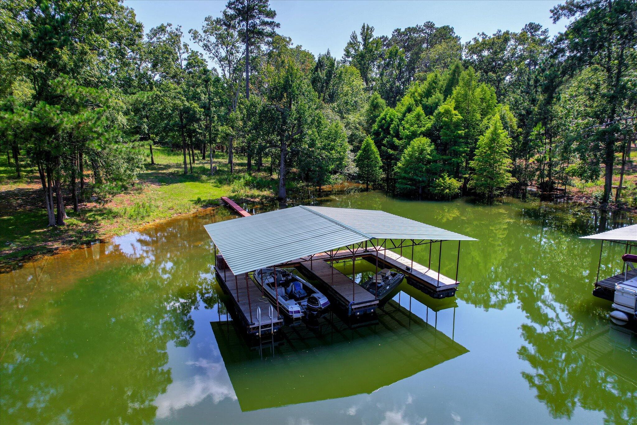 1129 Lakeside Drive Property Photo 4