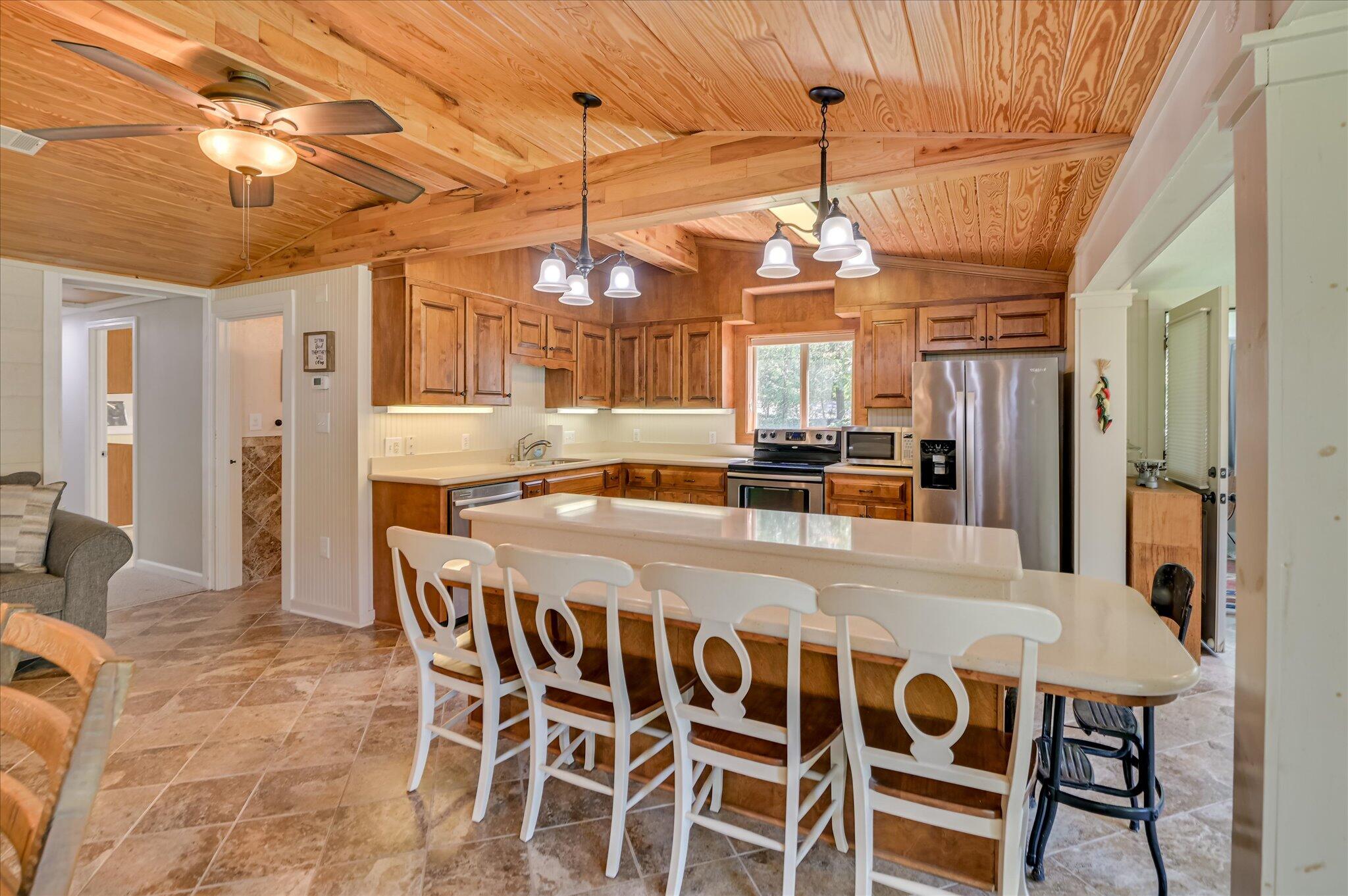1129 Lakeside Drive Property Photo 14