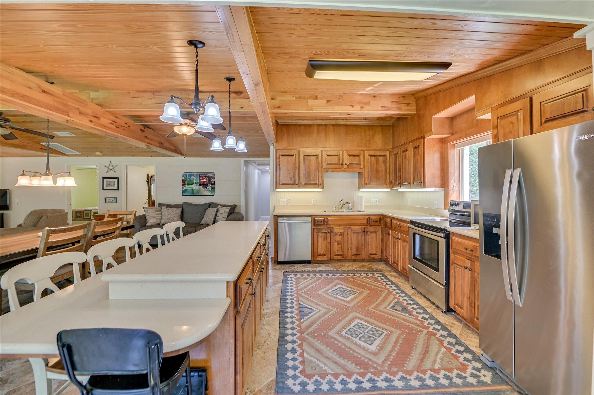 1129 Lakeside Drive Property Photo 15