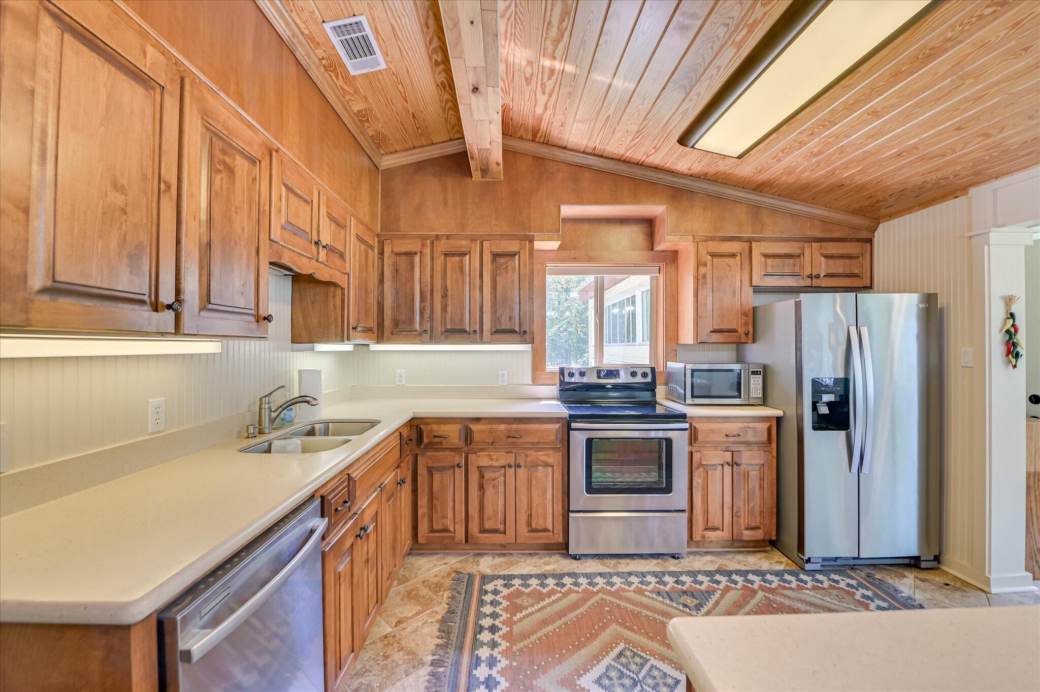 1129 Lakeside Drive Property Photo 18