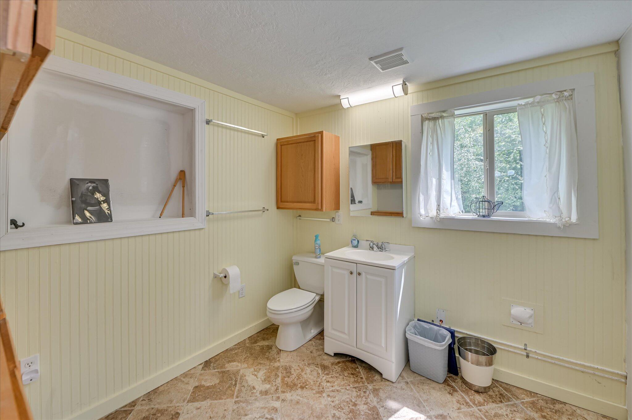 1129 Lakeside Drive Property Photo 19