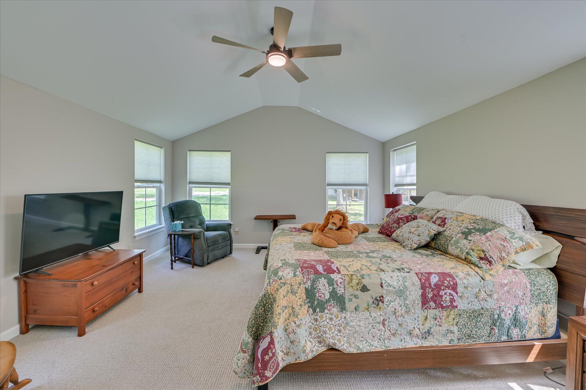 1129 Lakeside Drive Property Photo 20