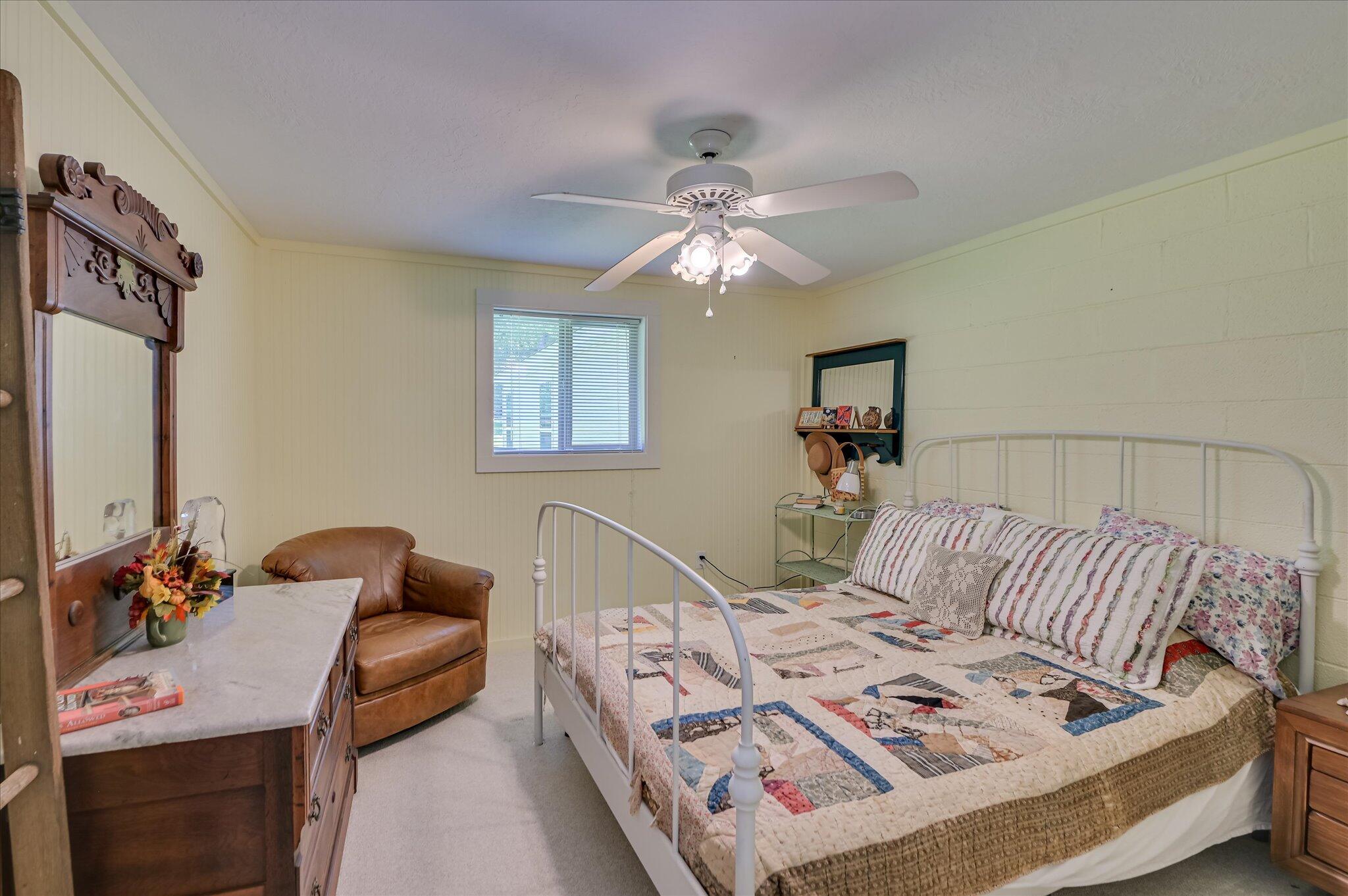 1129 Lakeside Drive Property Photo 28