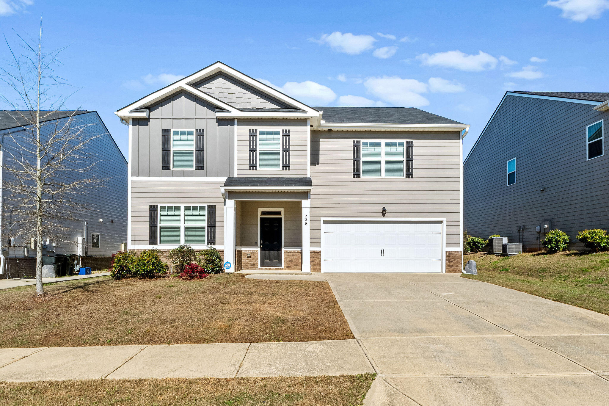 228 Journey Run Property Photo 1