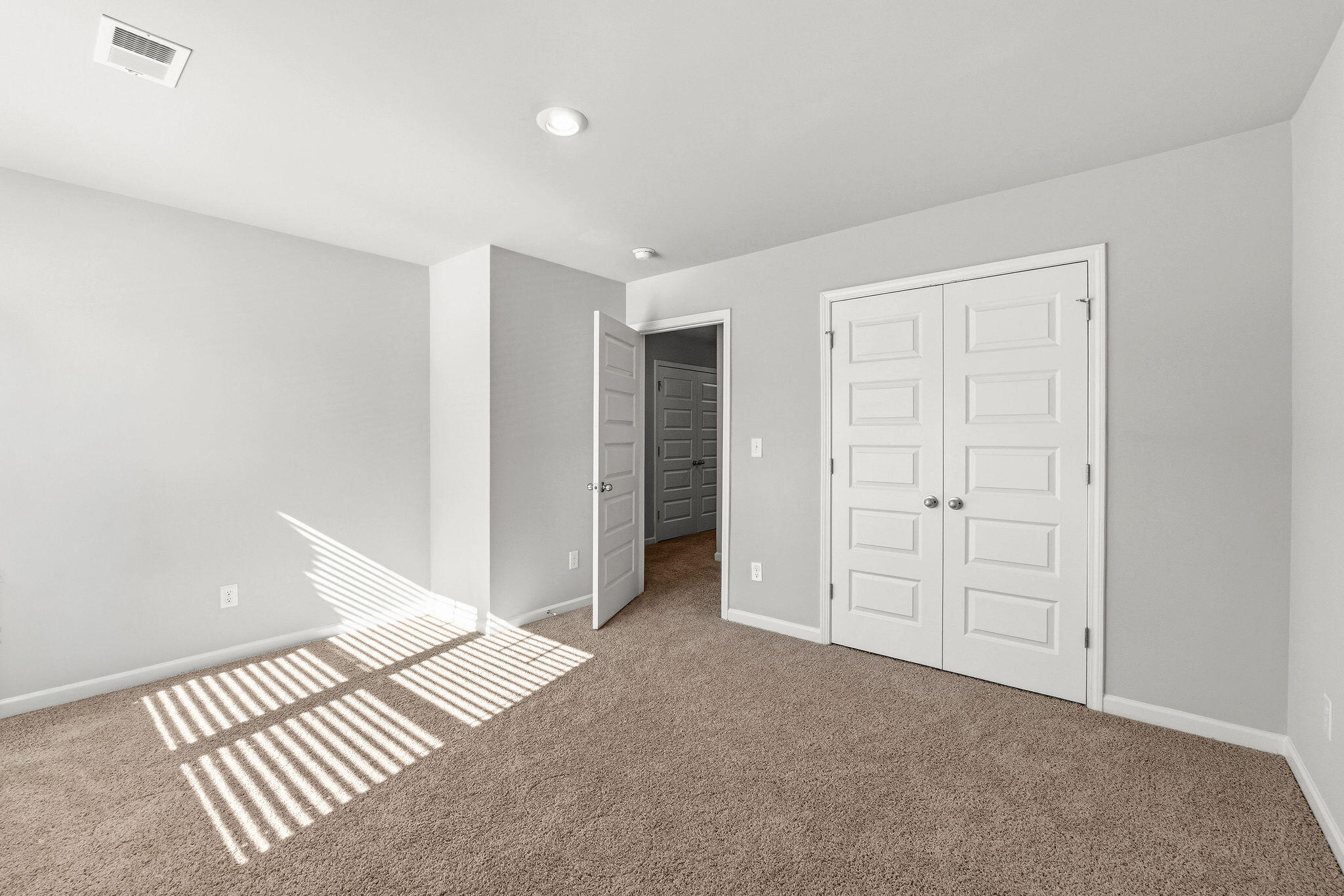 228 Journey Run Property Photo 24