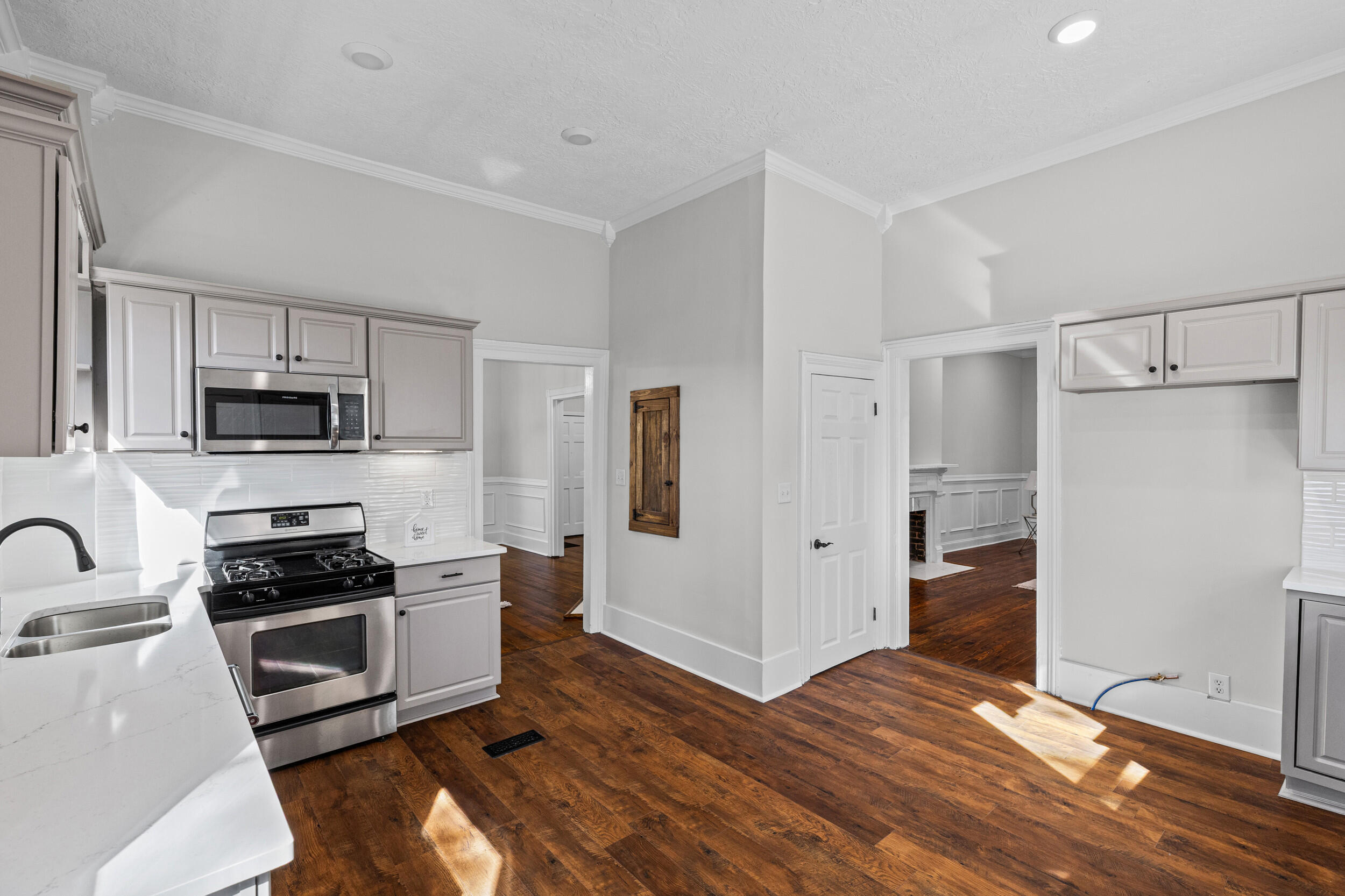 1232 Hickman Road Property Photo 6