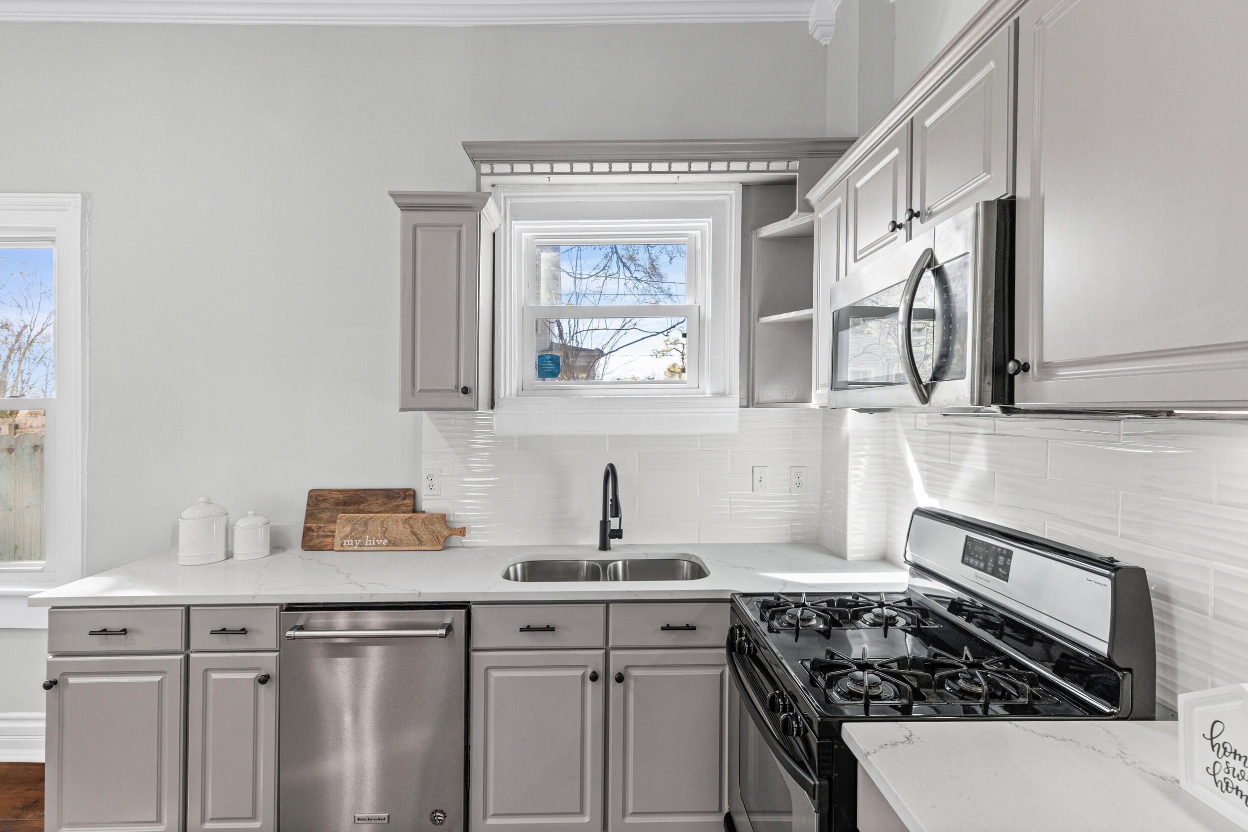 1232 Hickman Road Property Photo 8