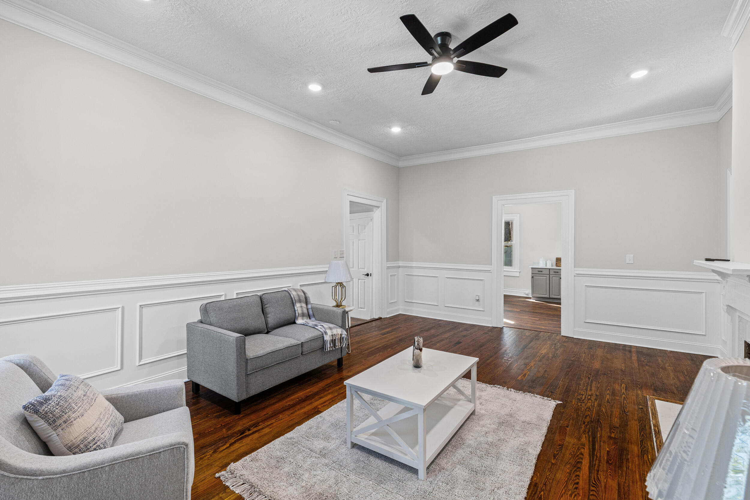 1232 Hickman Road Property Photo 11