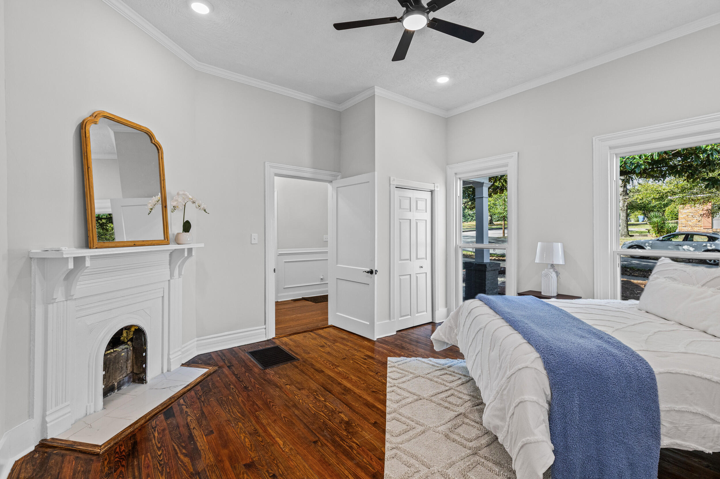 1232 Hickman Road Property Photo 14
