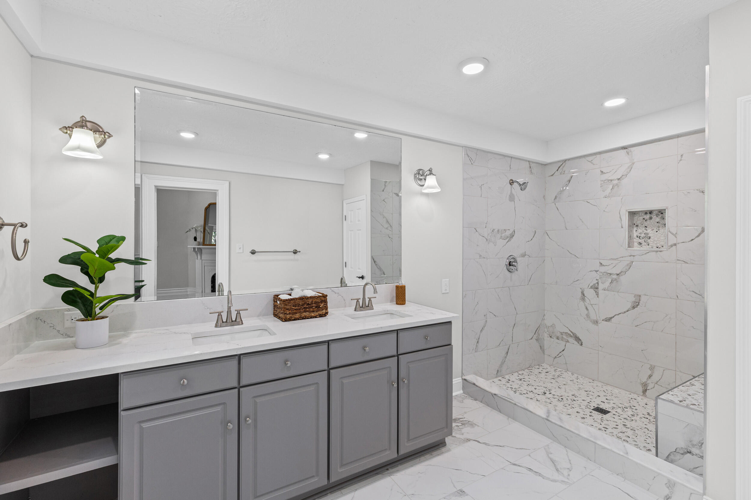 1232 Hickman Road Property Photo 15