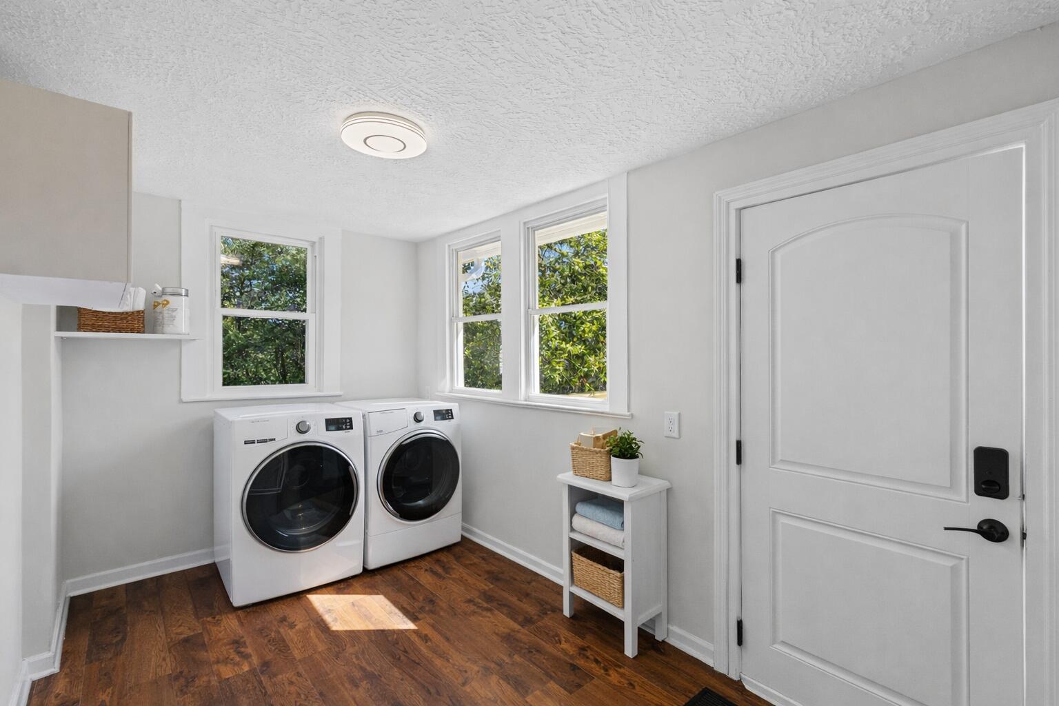 1232 Hickman Road Property Photo 19