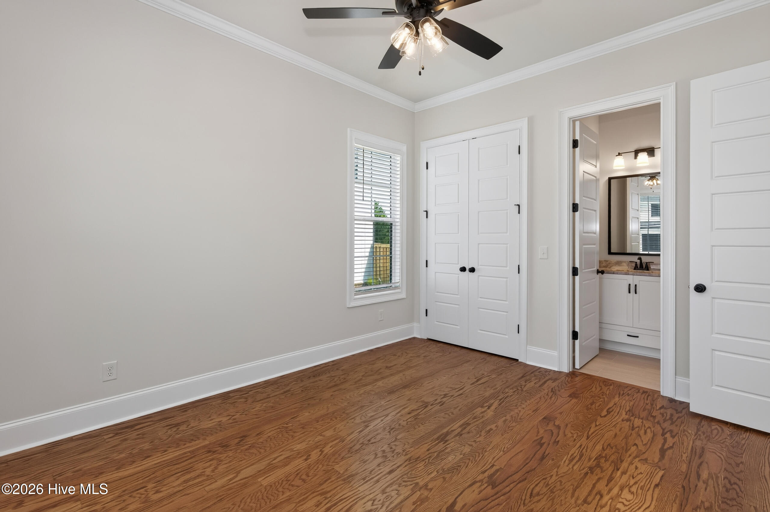 438 Woodlawn Street Property Photo 7