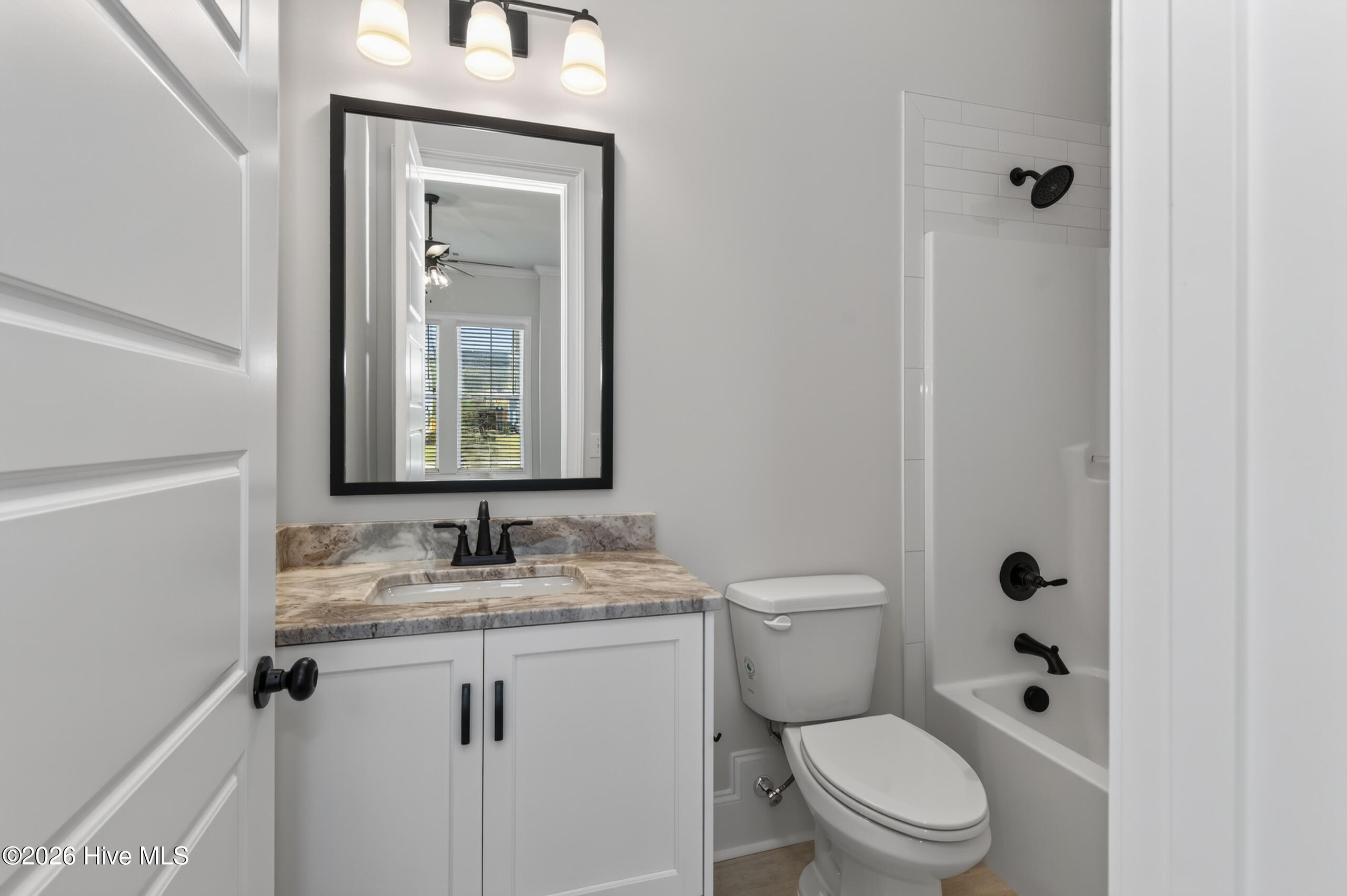 438 Woodlawn Street Property Photo 8