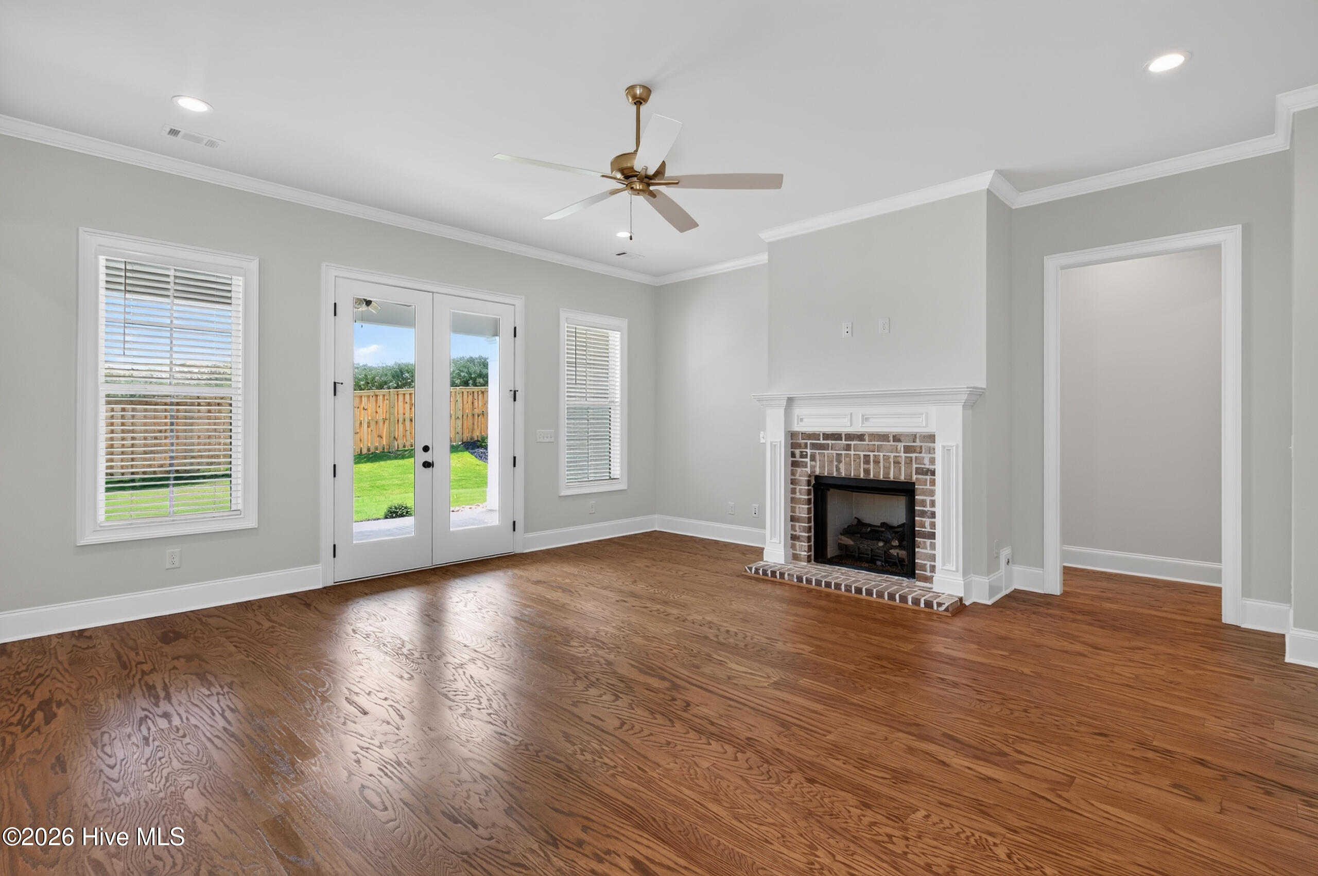 438 Woodlawn Street Property Photo 13