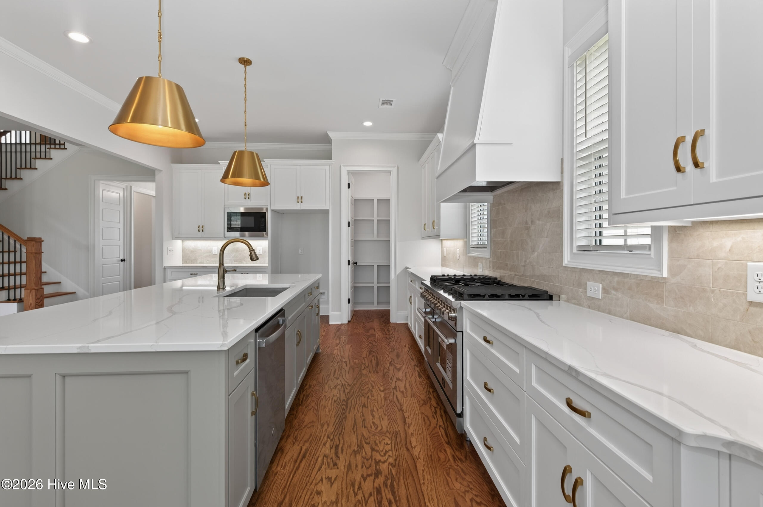438 Woodlawn Street Property Photo 18