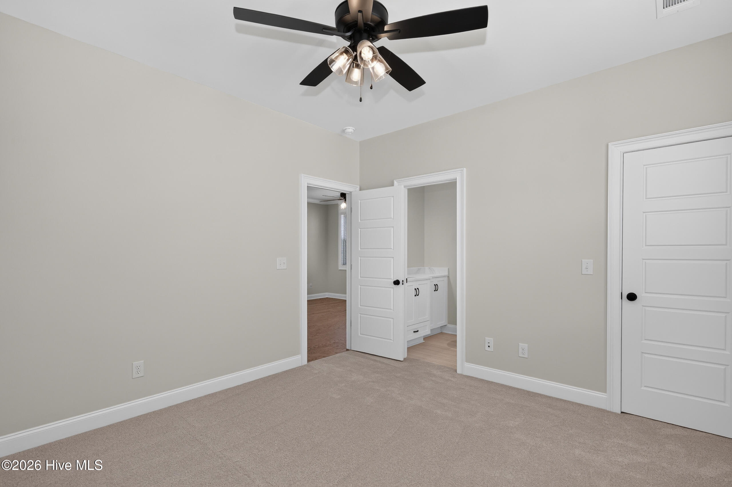 438 Woodlawn Street Property Photo 37