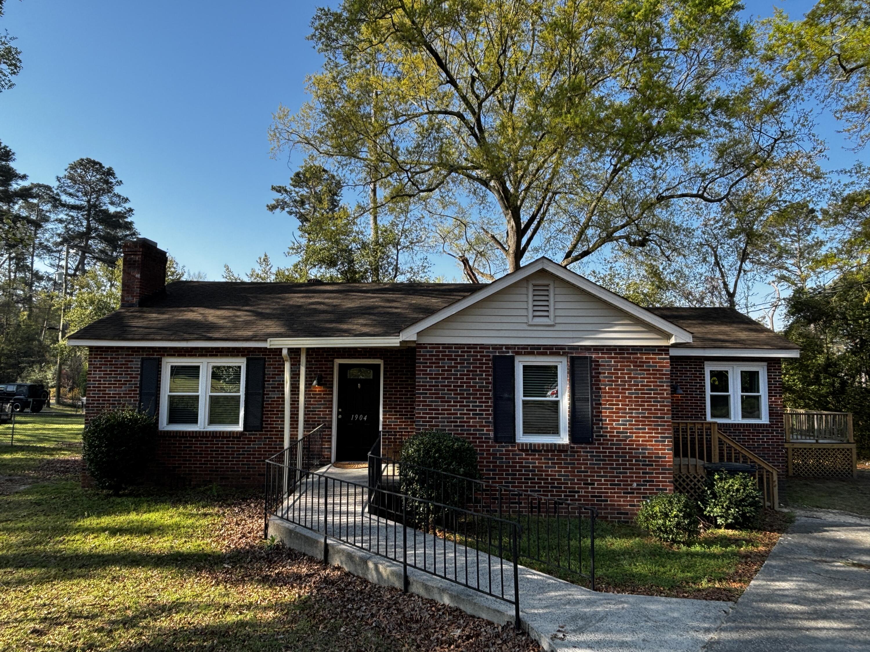 1904 Robin Road Property Photo 1
