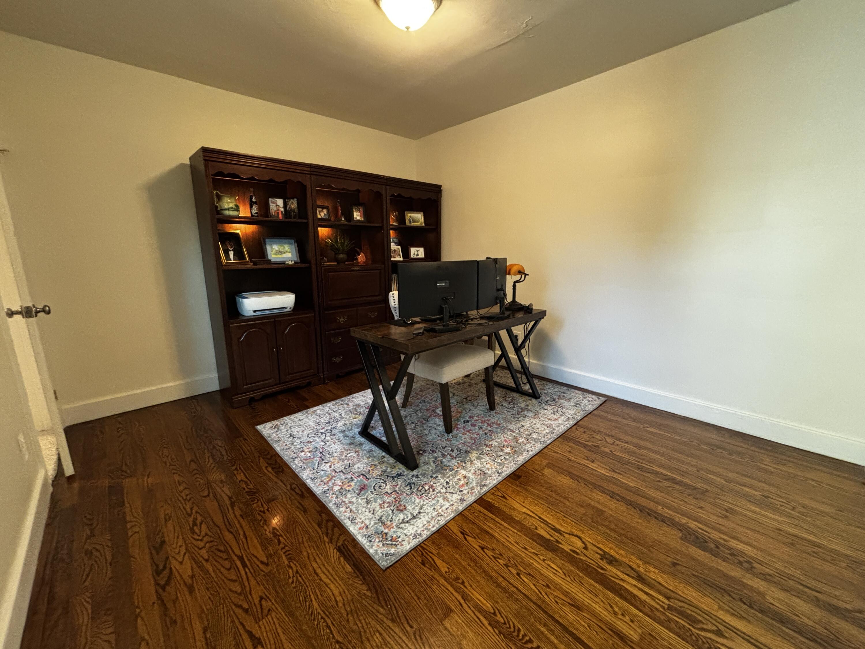 1904 Robin Road Property Photo 27