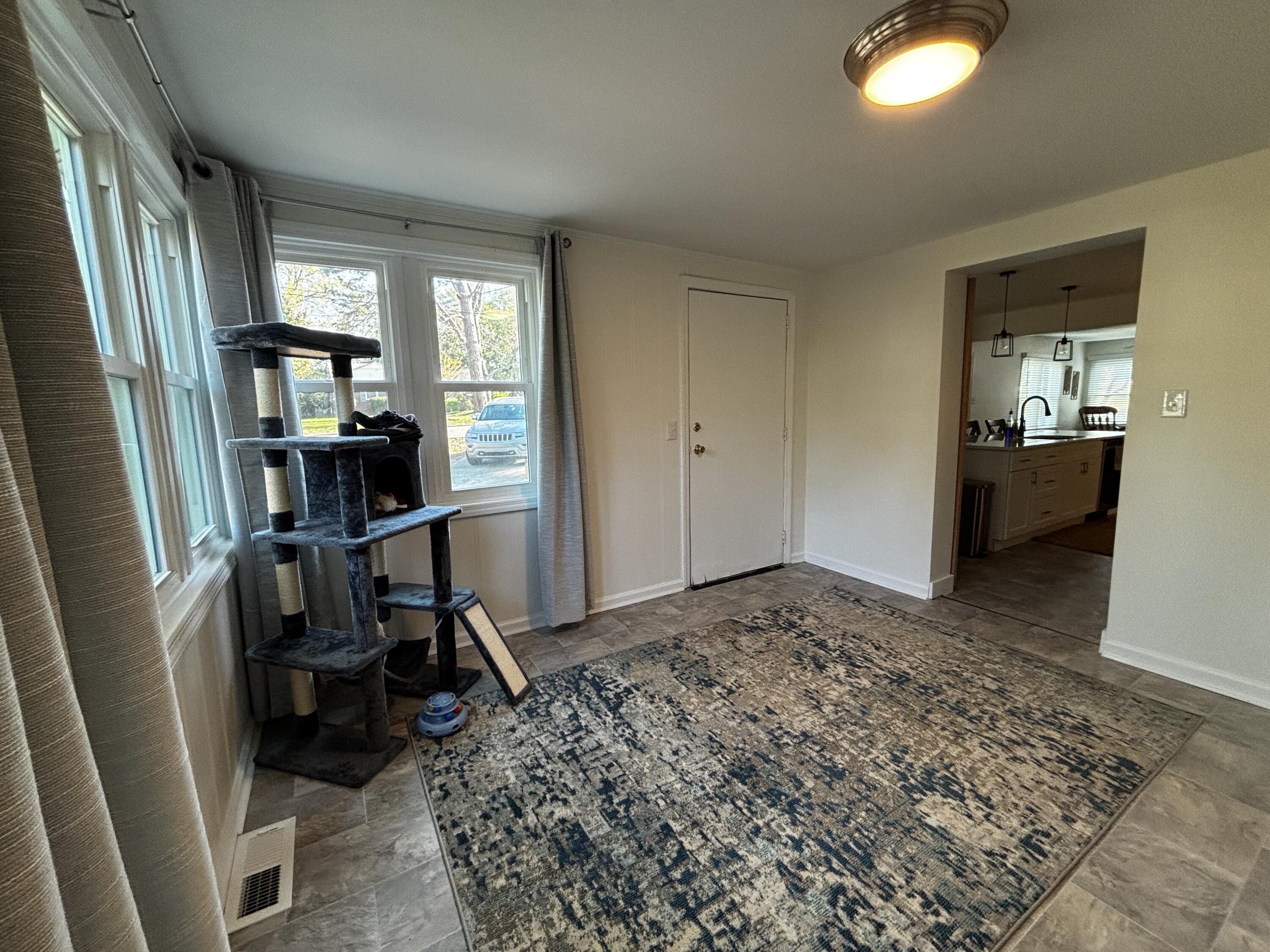 1904 Robin Road Property Photo 32