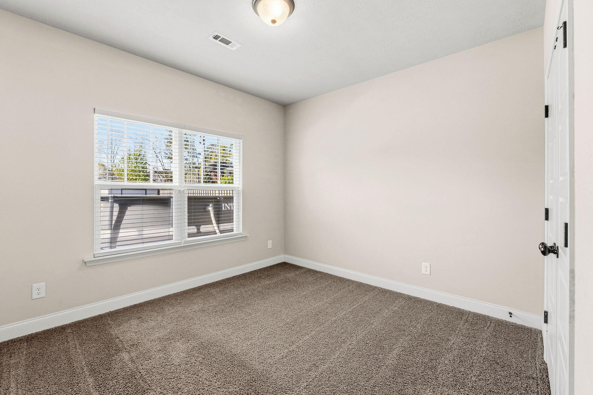 1100 Gregory Landing Drive Property Photo 12