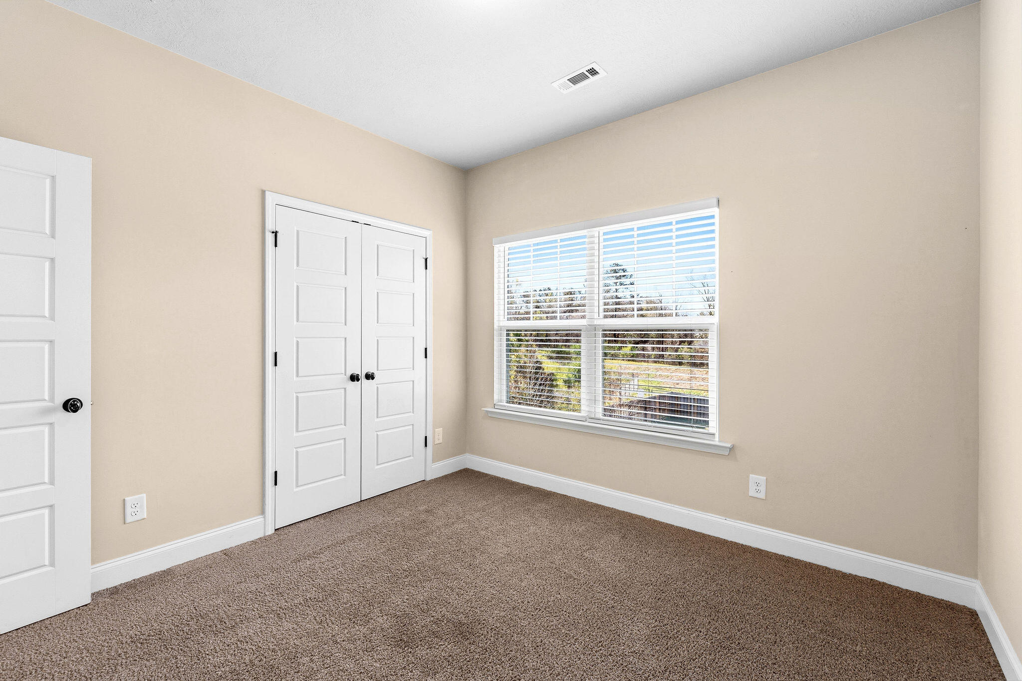1100 Gregory Landing Drive Property Photo 17