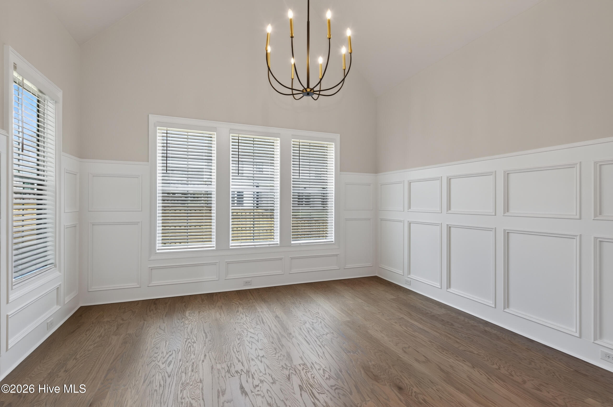445 Woodlawn Street Property Photo 18