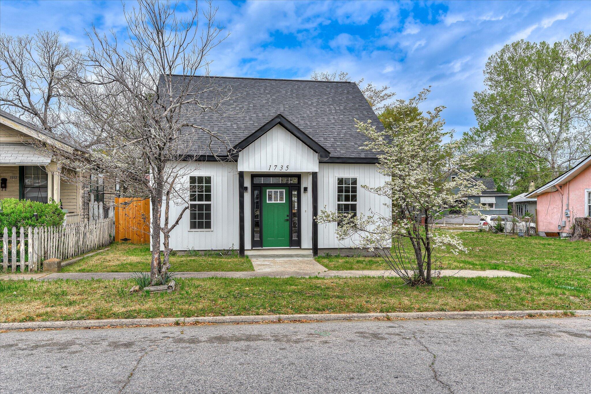 1735 Jenkins Street Property Photo 3