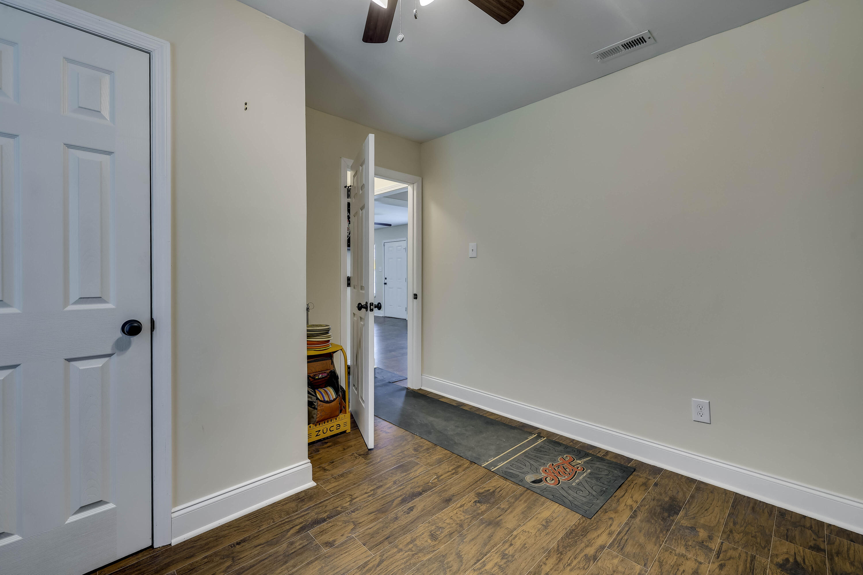 3060 Collier Road Property Photo 23