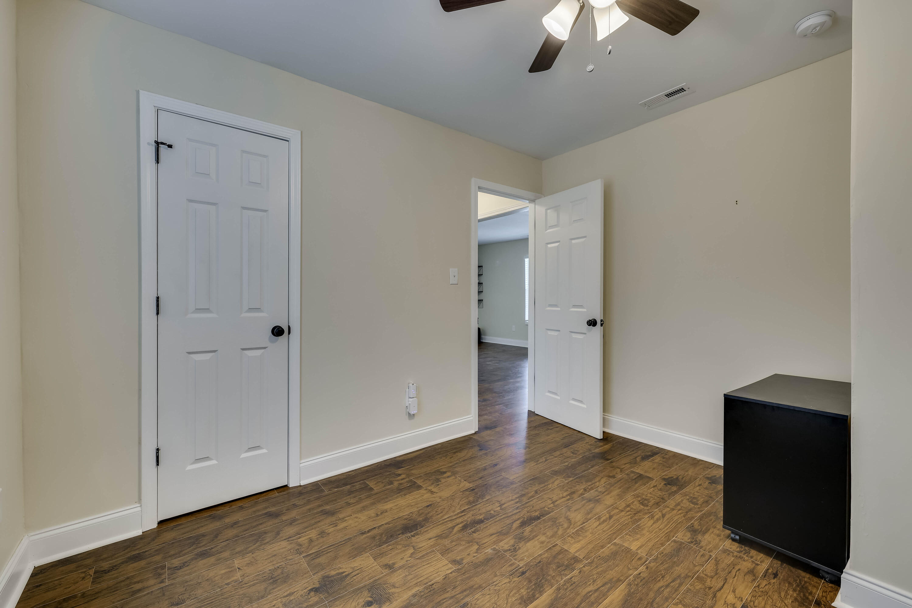 3060 Collier Road Property Photo 27