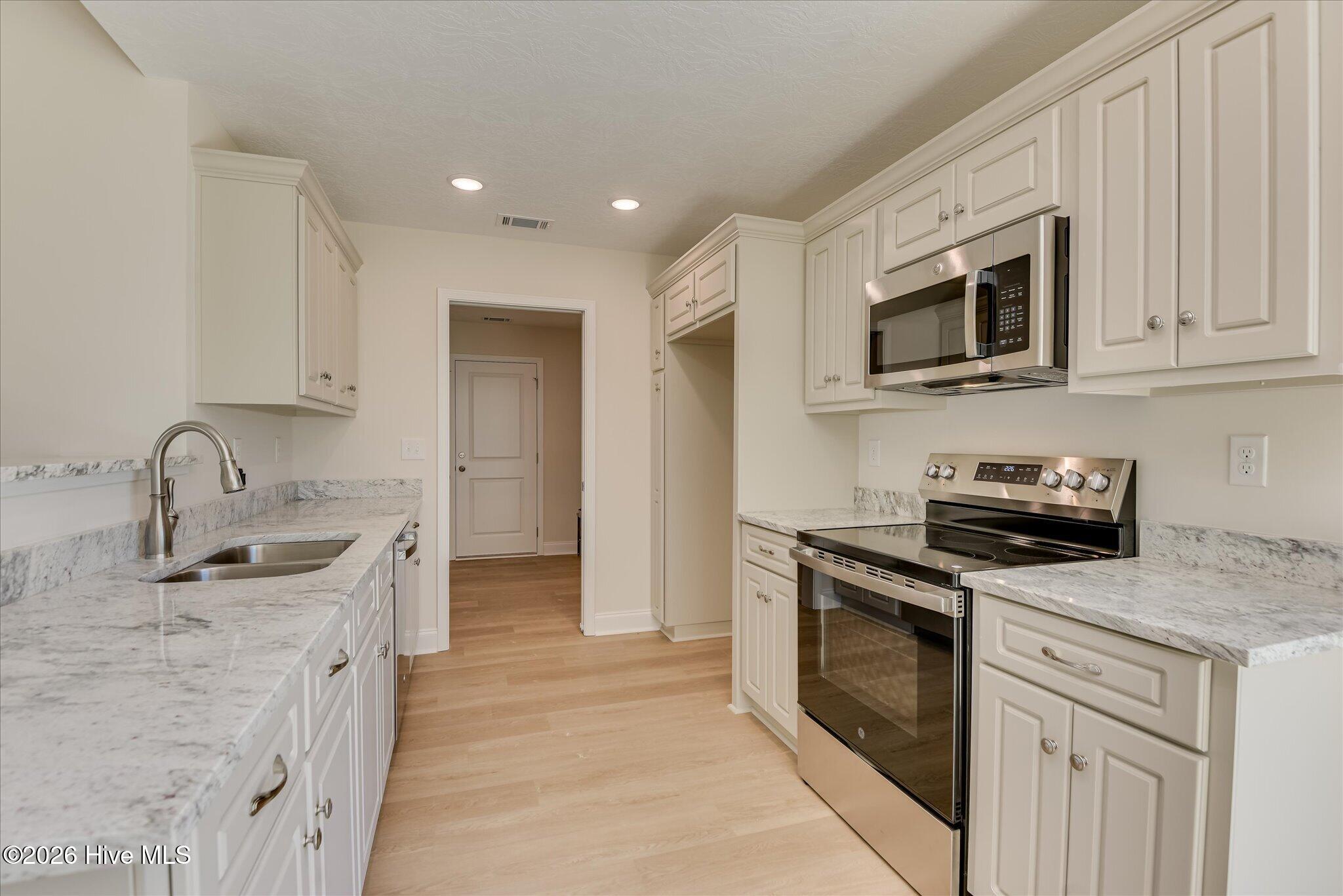 2096 Storm Branch Property Photo 12