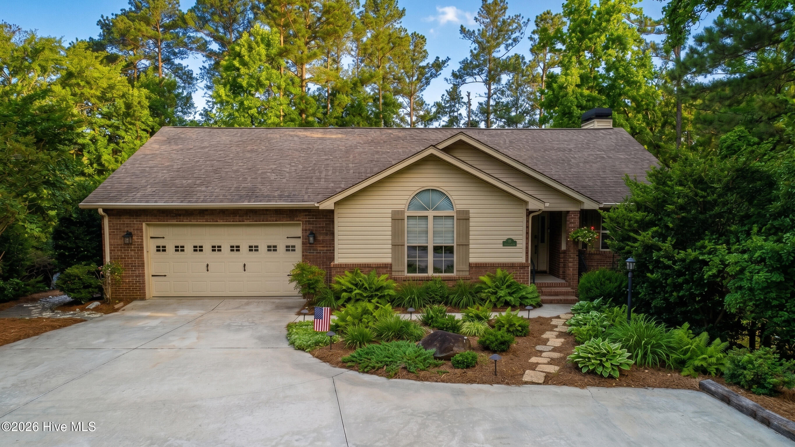 307 Superior Cove Property Photo 2