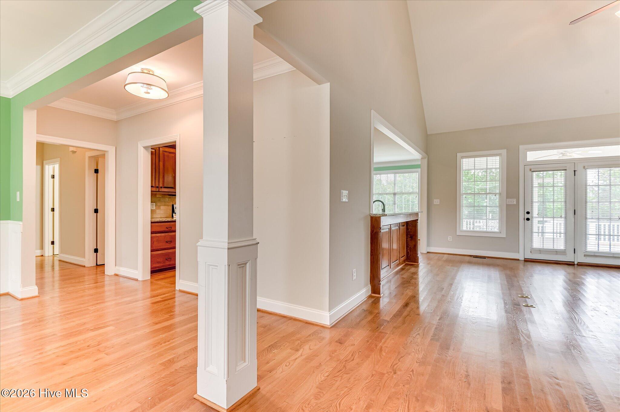 5130 Windmill Place Property Photo 4