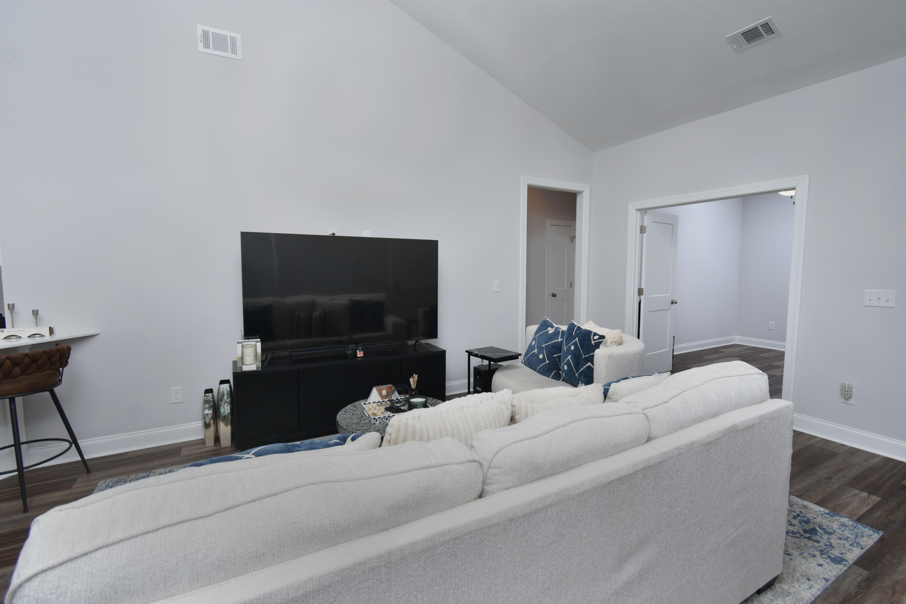 4370 Forest Road Property Photo 11