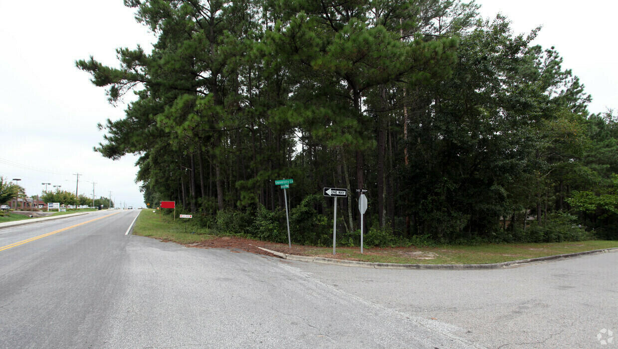00 University Parkway Property Photo 3