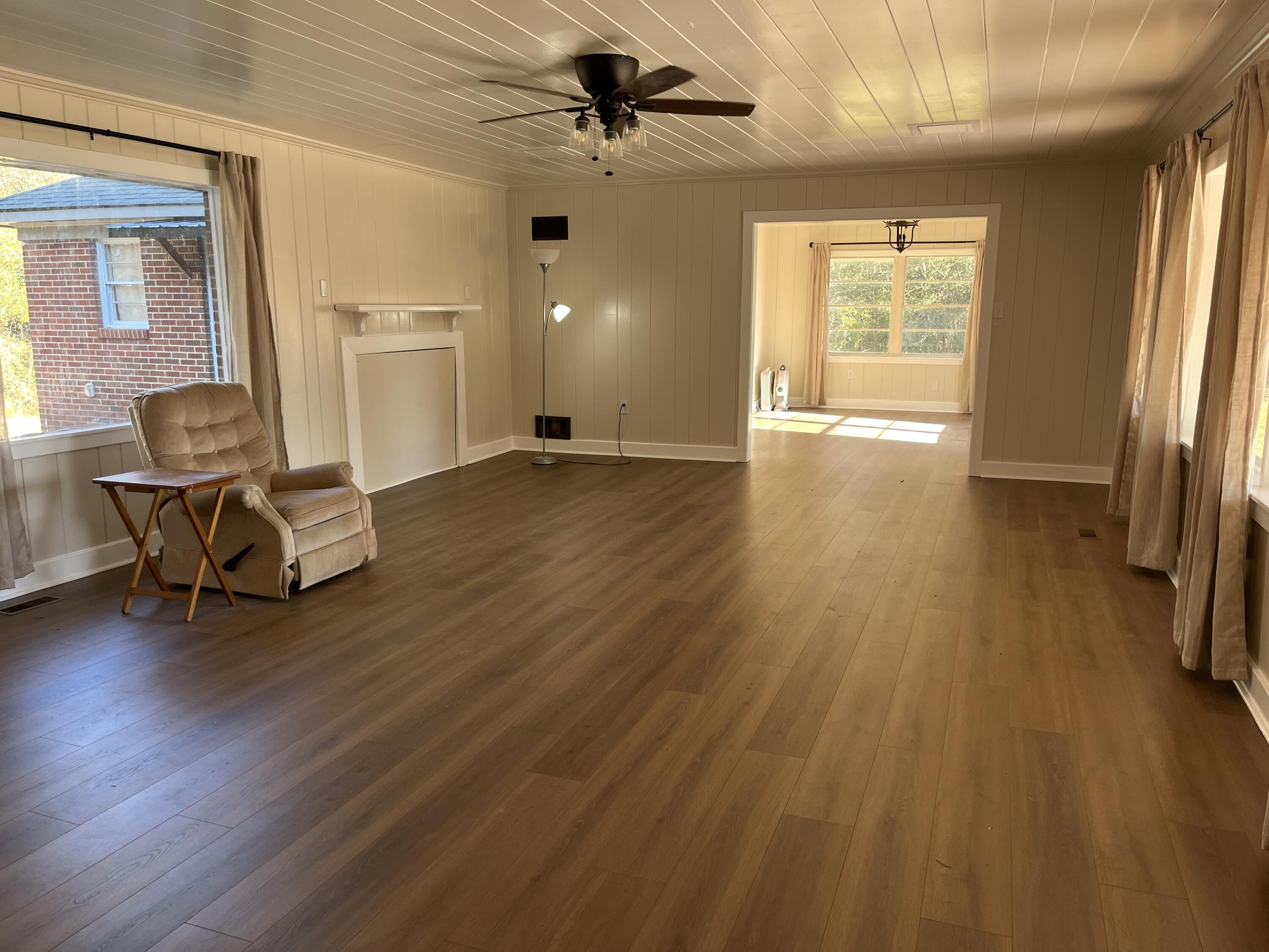 2110 Broome Road Property Photo 3